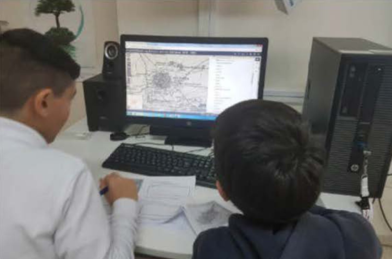 Η διαδραστική εφαρμογή του χάρτη του Kitchener κατά την εκπαιδευτική δράση στο Γ' Δημοτικό Παλλουριώτισσας στην Κύπρο.